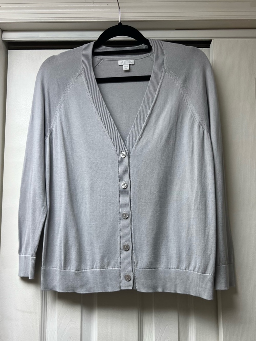 J. Jill Light Gray V-Neck Button Front Cardigan